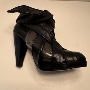 DEREK LAM SIZE 7 BLACK
